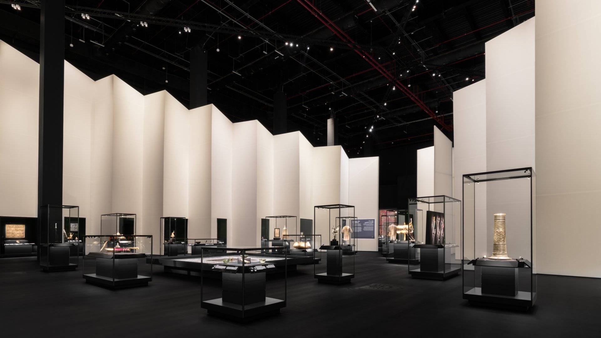 13_oma_islamic_arts_biennale_photo_by_marco_cappelletti_courtesy_of_the_diriyah_biennale_foundation.jpg