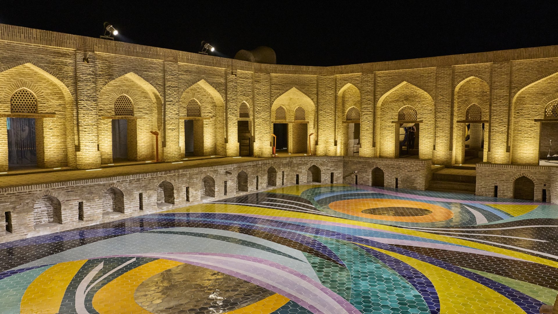 Untitled, de Marina Perez Simão, en collaboration avec Bakhtiyar Babamoradov