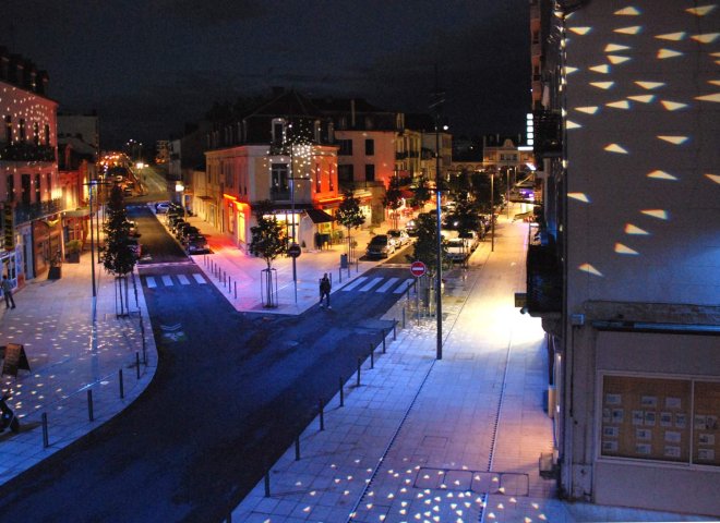 development of the street “rue de paris”