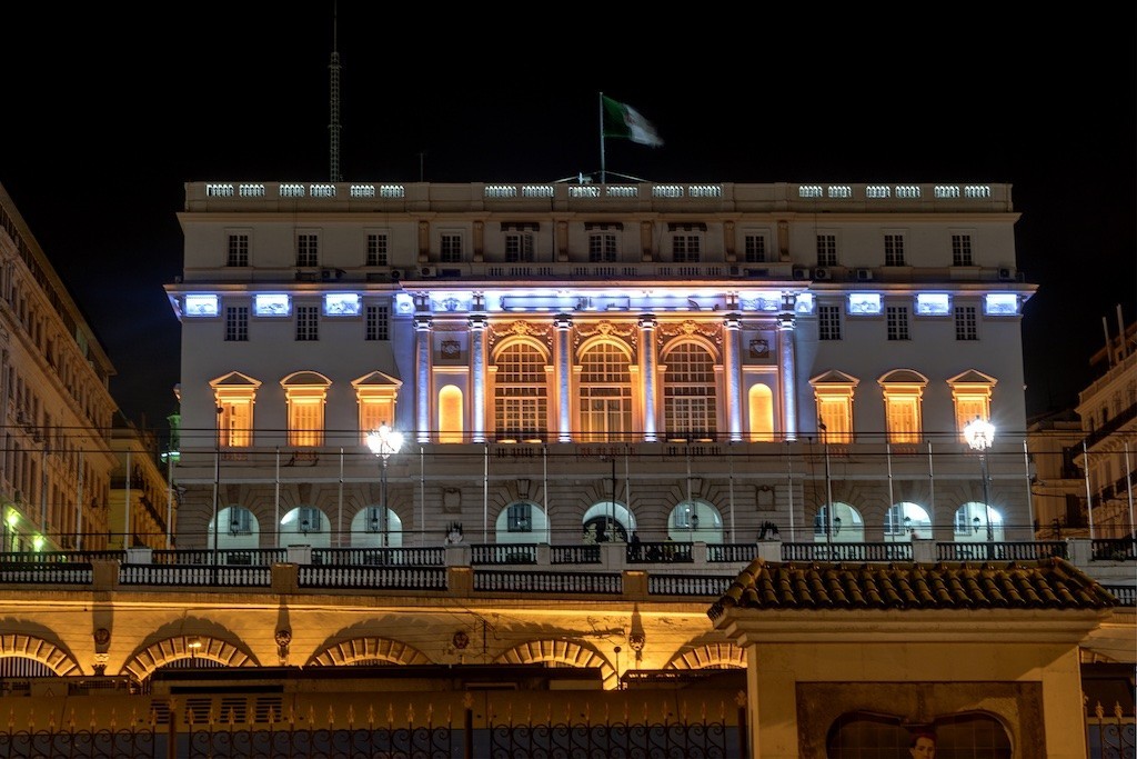 ec_alger_monuments_13_conseil_de_la_nation.jpg