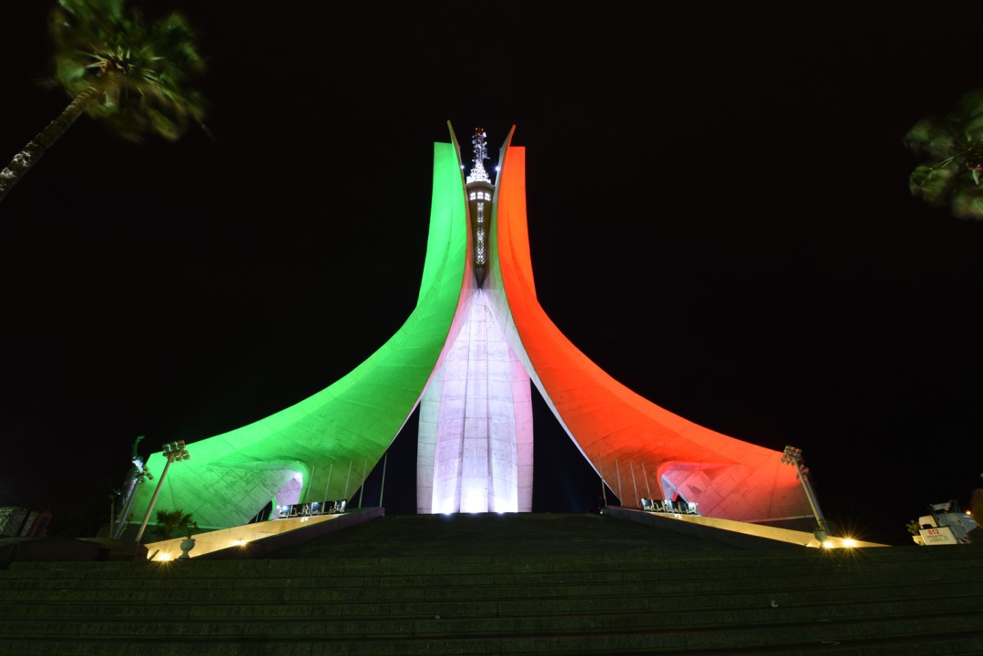 ec_alger_monuments_70_martyrs_r.jpg