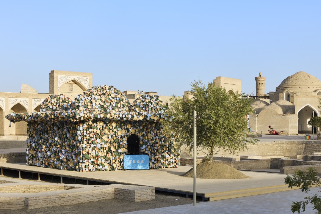 Salt Carried by the Wind, de Subodh Gupta, en collaboration avec Baxtiyor Nazirov