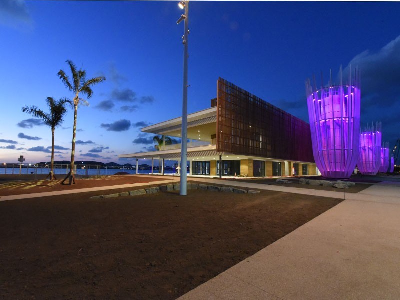 ec_noumea_quai_ferry_01.jpg